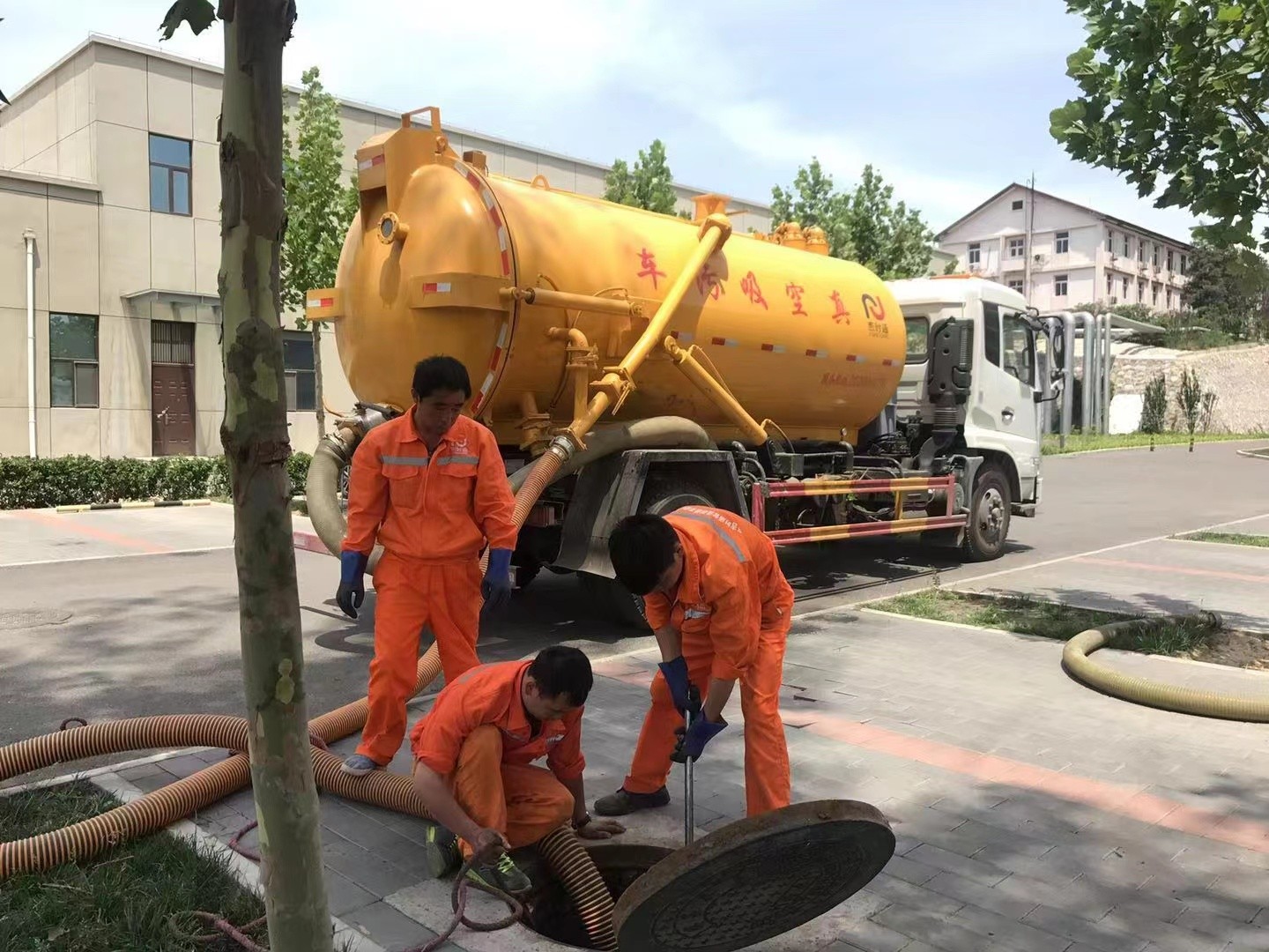成武化粪池清理与5-8吨吸粪车施工效率分析